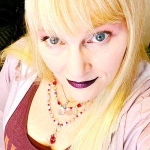 Meet your Posher, Jacqueline